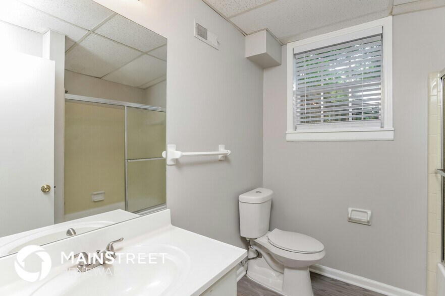 Building Photo - 2576 Wright St