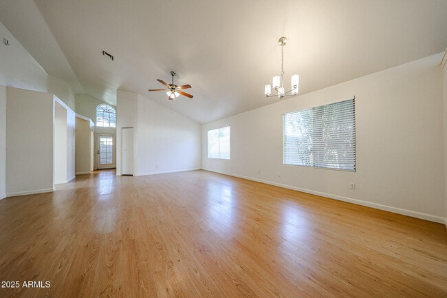 Building Photo - 214 S Rush Cir E