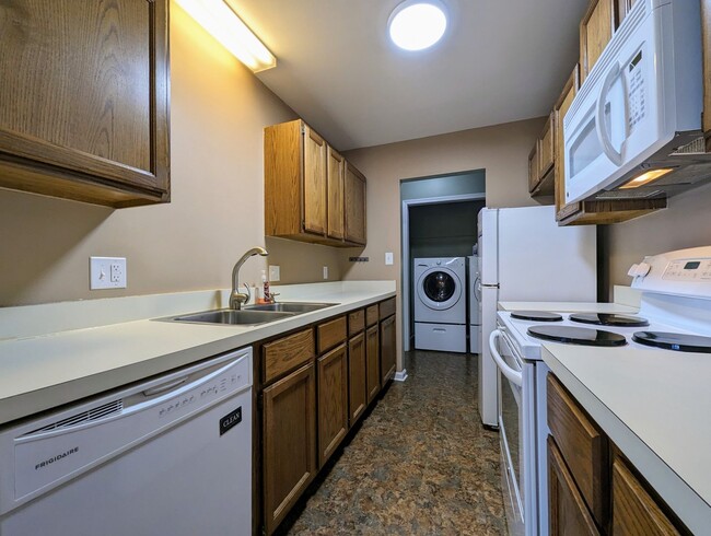 Building Photo - Discover Tranquil Living in Georgetown: A Cozy 2-Bedroom Retreat with All-Season Patio and Conven...