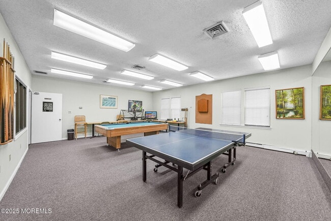 Building Photo - 237 Wycoff Way W