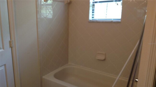 Building Photo - 30105 Mossbank Dr