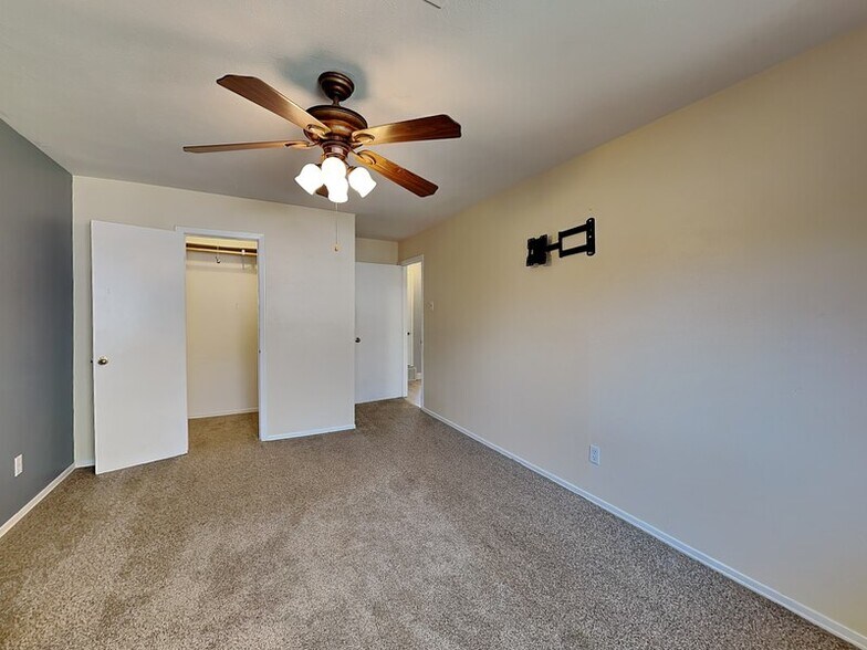 Building Photo - 1814 Glenwick Ln