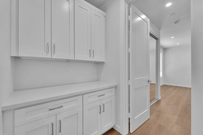 Building Photo - Modern Brand new 5-Bedroom Home for Lease ...