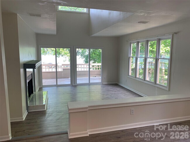 Building Photo - 672 Portside Dr