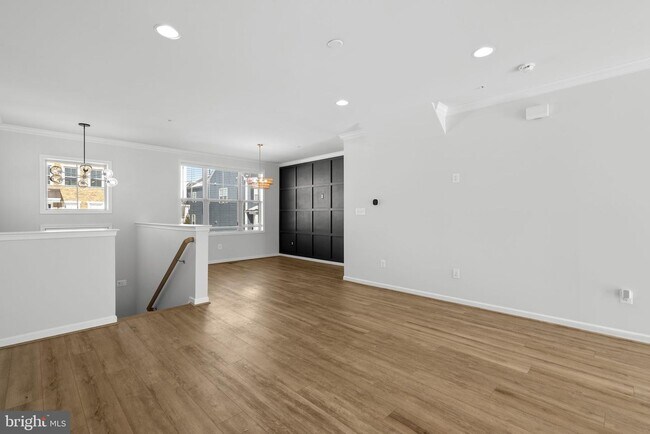 Building Photo - 257 Redpoll Alley