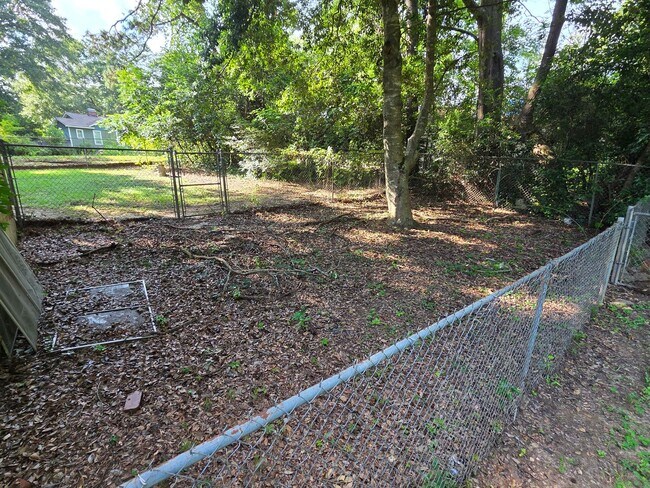 Building Photo - 5862 E Heights Dr
