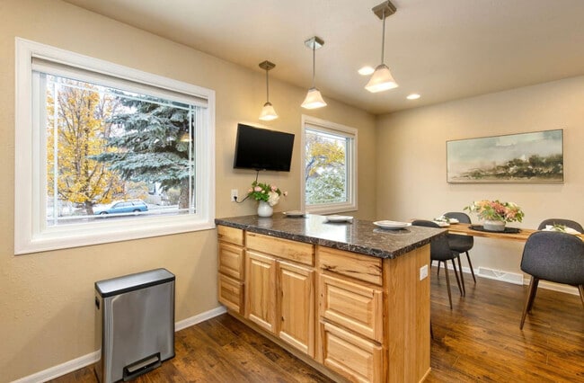 Building Photo - 2720 2nd Ave N