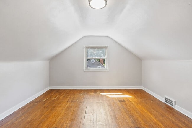 Building Photo - Entirely Renovated 3 bed, 1 bath in Overbrook- Brand New Kitchen and Bathroom!!