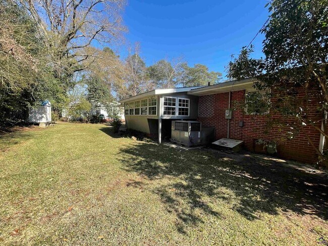 Building Photo - 125 Briarcliff Rd