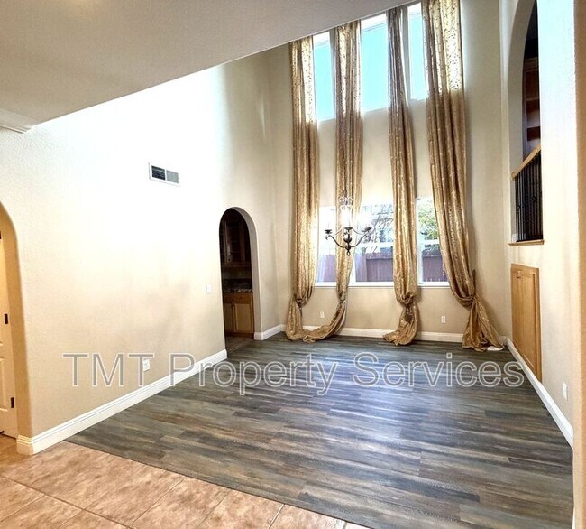 Building Photo - 6832 Salvaterra Cir