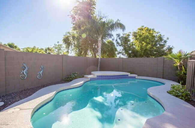 Building Photo - 3813 E Wyatt Way