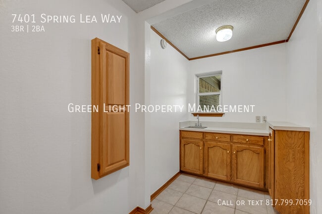 Building Photo - 7401 Spring Lea Way