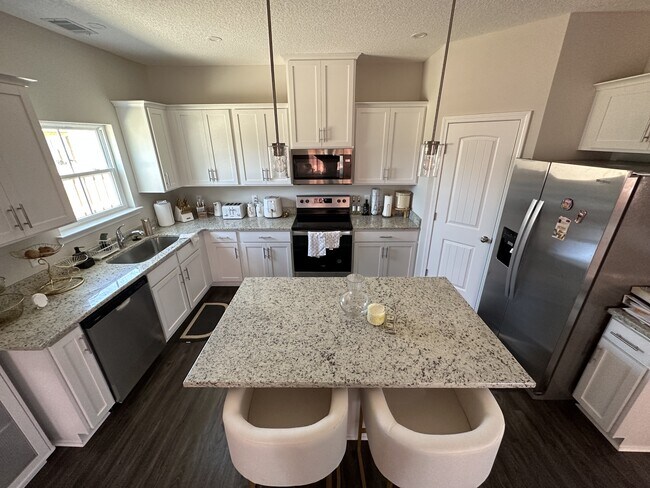 Building Photo - 544 Abode Ave