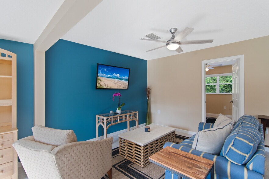 Building Photo - 1441 5th Ct