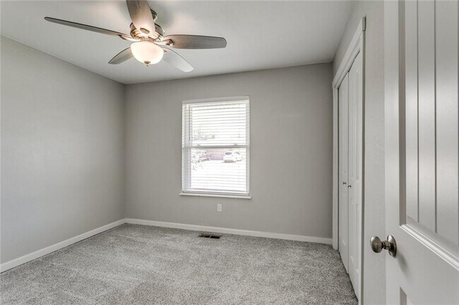 Building Photo - 1022 Garden Grove