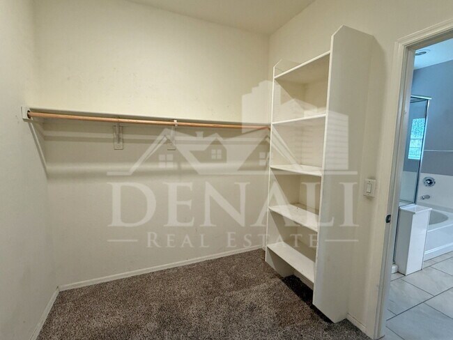 Building Photo - 5231 W Leodra Ln
