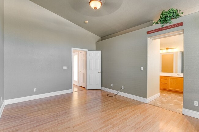 Building Photo - WONDERFUL 3 BEDROOM PLUS DEN 1 STORY HOME. CASITA WITH OWN BATHROOM! GATED COMMUNITY!