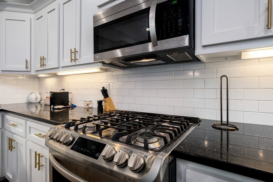 Building Photo - 415 Sunbelt Dr