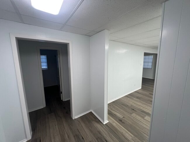 Building Photo - 11106 N Dowling Rd