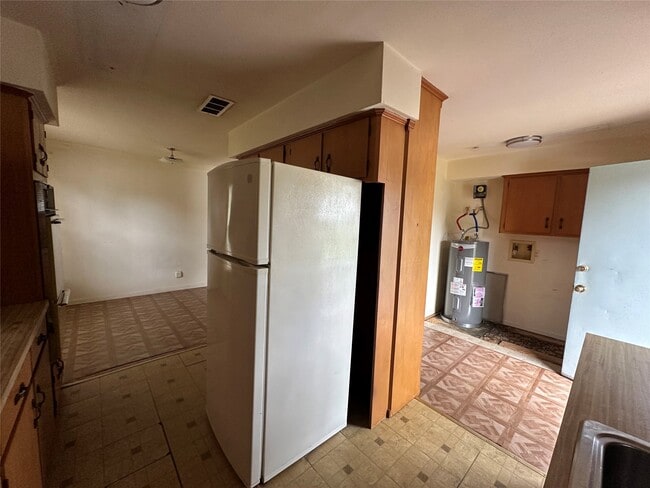 Building Photo - 2570 Stadium Dr