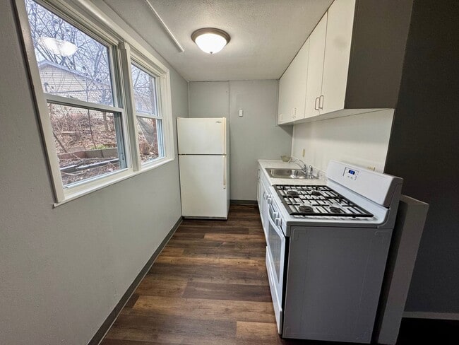Building Photo - ALL UTILITIES PAID – Lower-Level 1 Bedroom with Private Entrance – $900