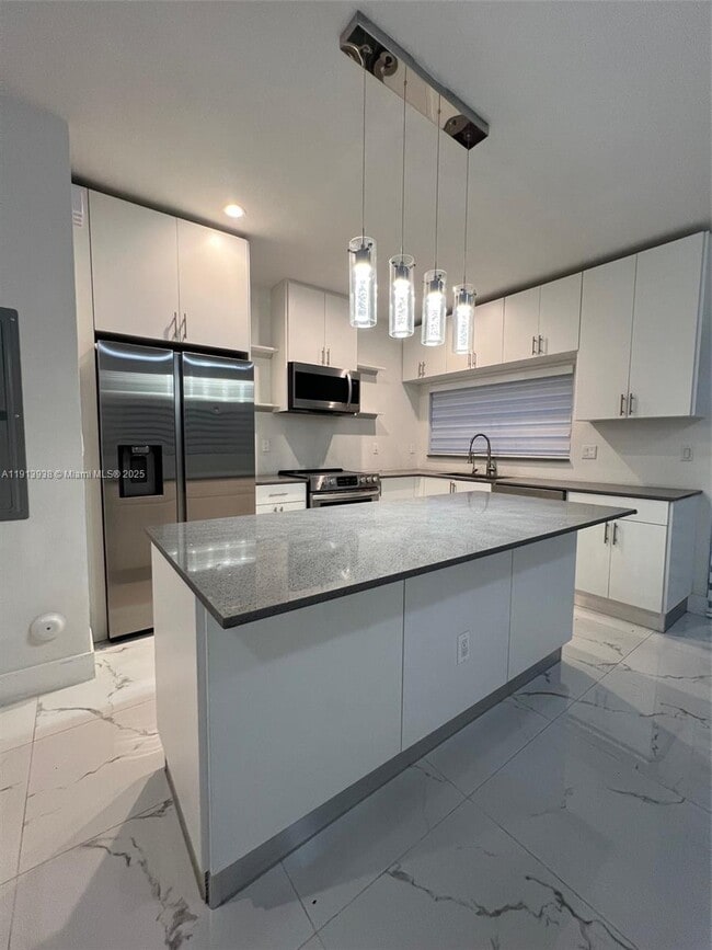 Building Photo - 20007 SW 122nd Ct