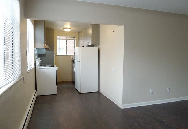 Building Photo - Admiral Apartments