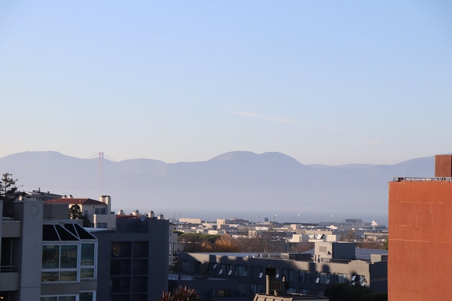 Building Photo - 150 Lombard St