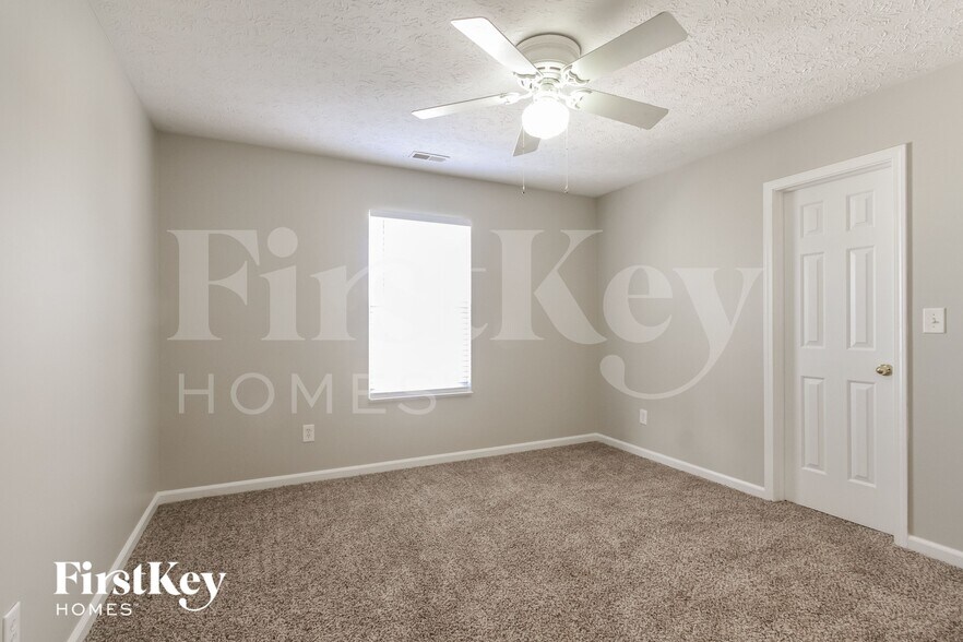 Building Photo - 7250 Pipestone Dr