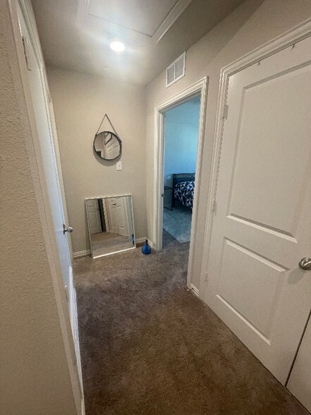 Building Photo - 3201 Solana Cir