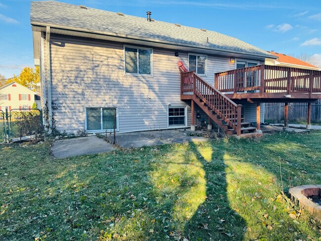 Building Photo - 3684 Falcon Way