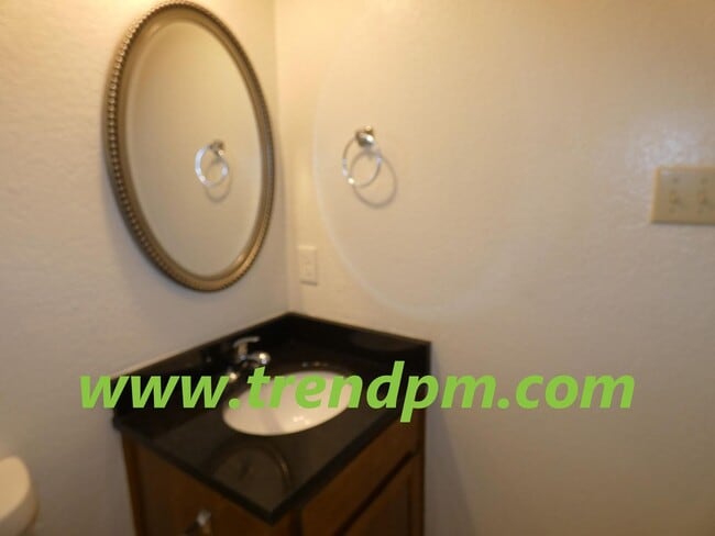 Building Photo - 412 Asbury Dr