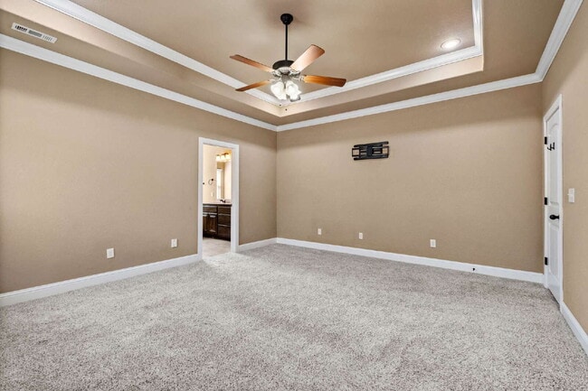 Building Photo - 4301 SW Beech Ln