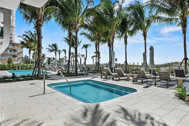 Building Photo - 900 N Ocean Blvd