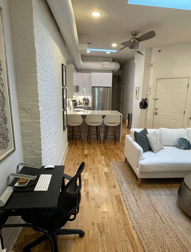 Building Photo - 208 Park Ave