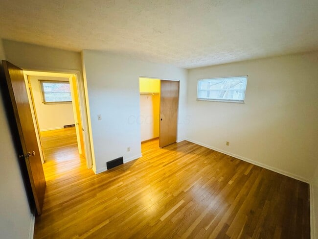 Building Photo - 1016 Lambeth Dr