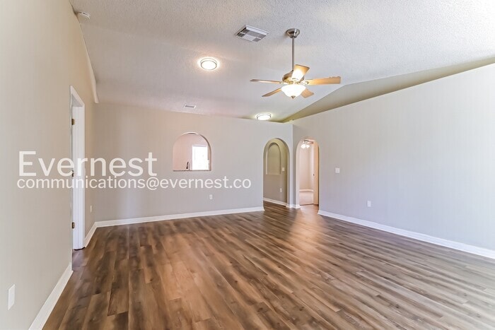Building Photo - 1108 Jayhil Dr