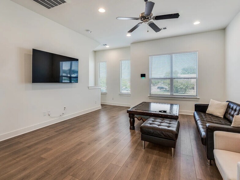 Building Photo - 2802 Addison Park Ln