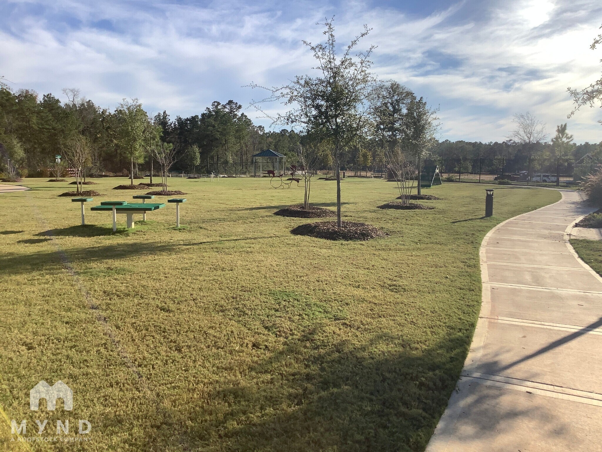 Building Photo - 15430 Maple Ter Dr