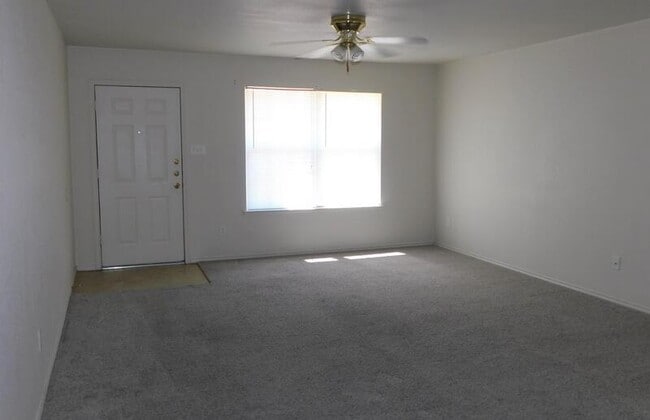 Building Photo - 301 A Crk