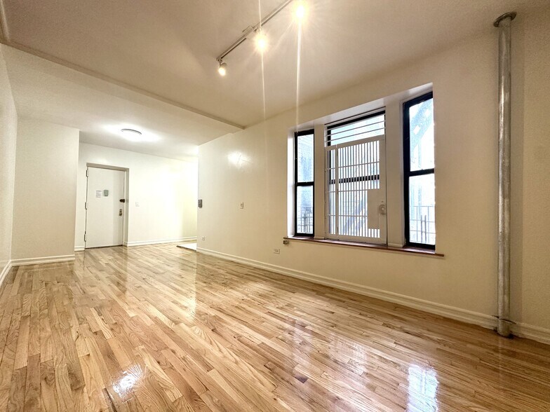 Primary Photo - 610 W 150th St