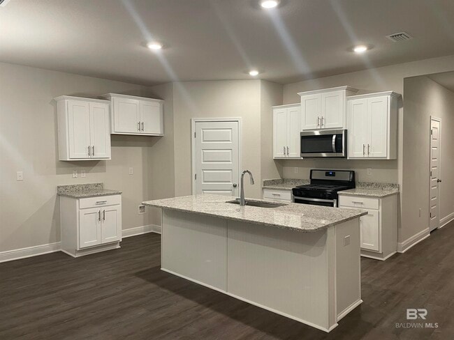 Building Photo - 30837 Semper Dr