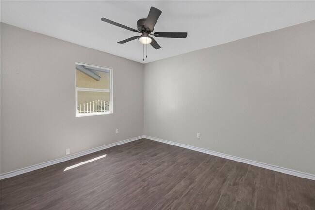 Building Photo - Beautiful large home for Rent