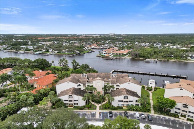 Building Photo - 925 Oak Harbour Dr