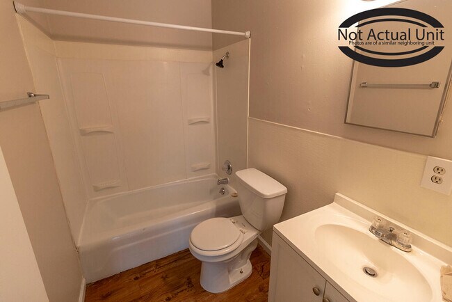 Building Photo - 700 W Cunningham Dr