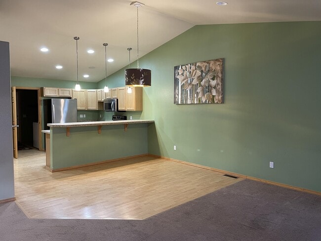 Building Photo - 114 Jackson Peak Dr