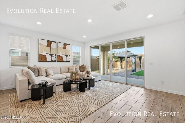 Building Photo - 6627 S Abbey Ln
