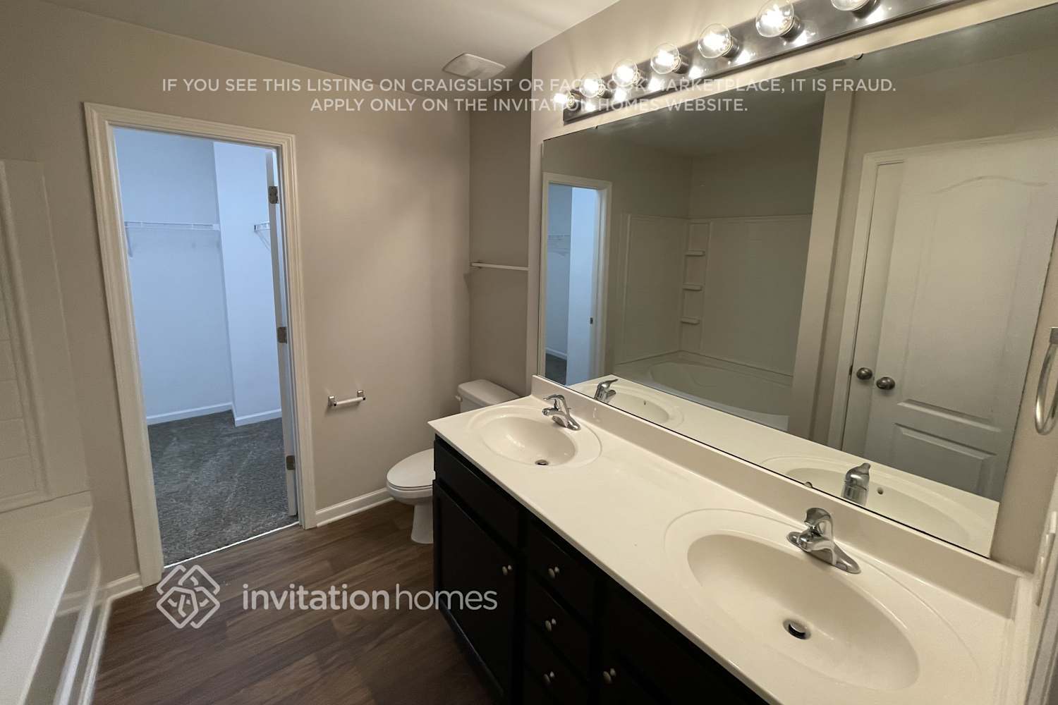 Building Photo - 136 Autumn Bluff Cir