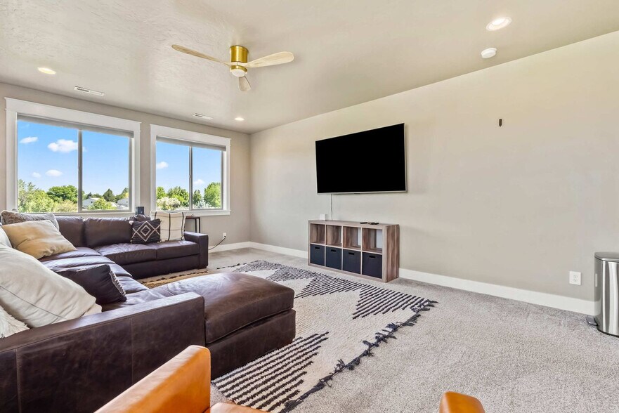 Building Photo - 2933 W Tubac Dr