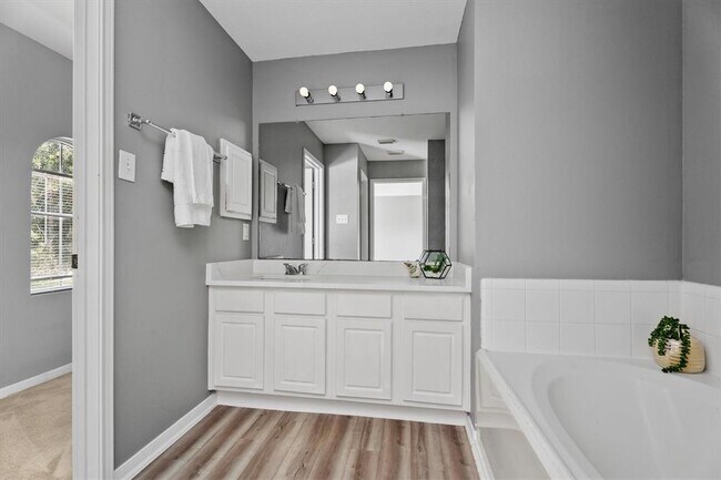 Building Photo - 7322 Foxbrook Dr